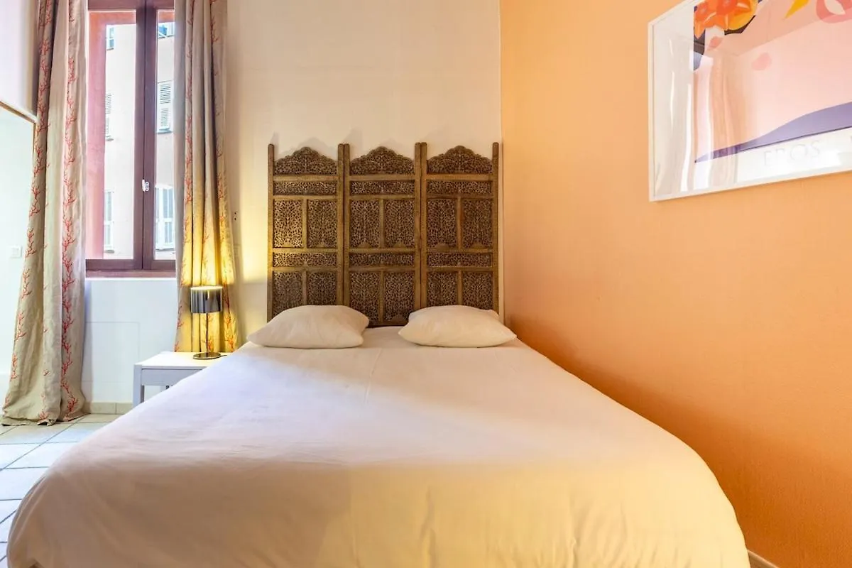 Proche Du Cours Saleya Et De La Plage, Dans Le Vieux Nice, Spacieux Et Climatise Apartment Nizza