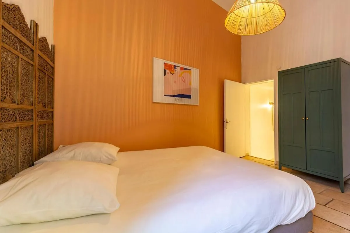 Apartment Proche Du Cours Saleya Et De La Plage, Dans Le Vieux Nice, Spacieux Et Climatise